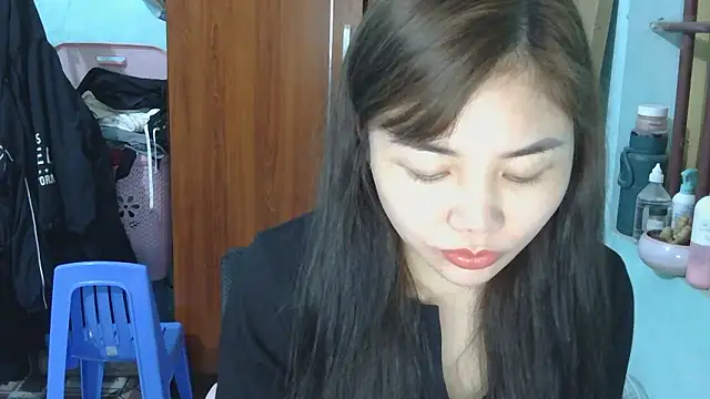 Snapshot of Uhem112 chatting on November 30, 2025, 11:44 am Uhem112 online show from November 30, 2025, 11:44 am