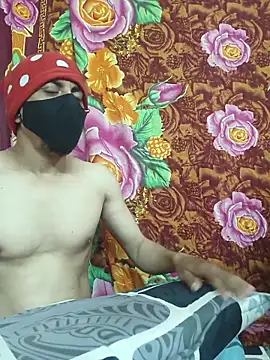 Seducing couple online show from February 18, 2026, 10:12 am