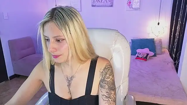 Snapshot of Jennaa_Cooper chatting on December 15, 2025, 10:26 pm Jennaa Cooper online show from December 15, 2025, 10:26 pm