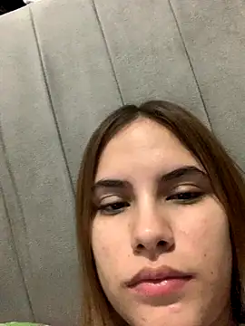 Snapshot of MiiluRosse chatting on November 16, 2025, 2:16 am MiiluRosse online show from November 16, 2025, 2:16 am