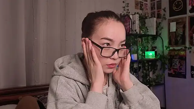 Snapshot of OdetteBiddy chatting on December 16, 2025, 8:13 pm OdetteBiddy online show from December 16, 2025, 8:13 pm