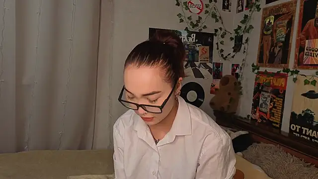 Snapshot of OdetteBiddy chatting on November 28, 2025, 8:09 pm OdetteBiddy online show from November 28, 2025, 8:09 pm