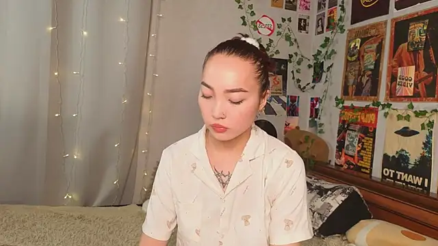 Snapshot of OdetteBiddy chatting on November 26, 2025, 8:09 pm OdetteBiddy online show from November 26, 2025, 8:09 pm