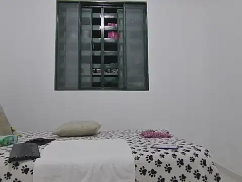 Snapshot of skinnylatino51 chatting on October 3, 2025, 12:14 am skinnylatino51 online show from October 3, 2025, 12:14 am
