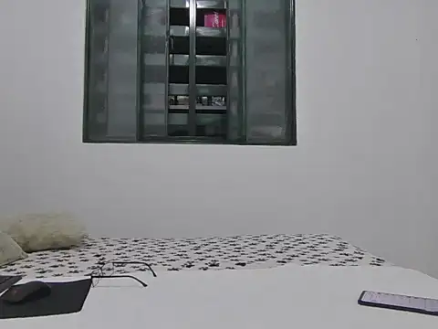 Snapshot of skinnylatino51 chatting on October 10, 2025, 12:00 am skinnylatino51 online show from October 10, 2025, 12:00 am