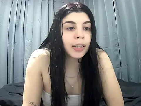 Snapshot of VioletaZein chatting on September 20, 2025, 12:59 am VioletaZein online show from September 20, 2025, 12:59 am