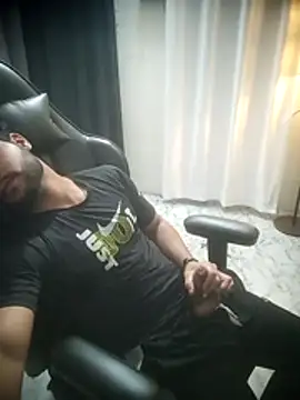 Kartikkartik8595 online show from March 20, 2026, 10:27 am