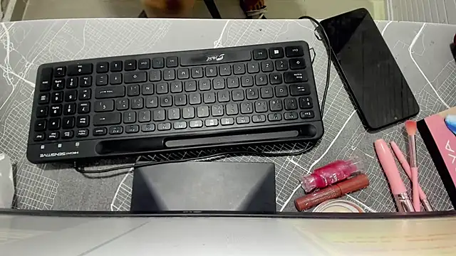 sweet hanna27 online show from November 16, 2025, 2:38 am