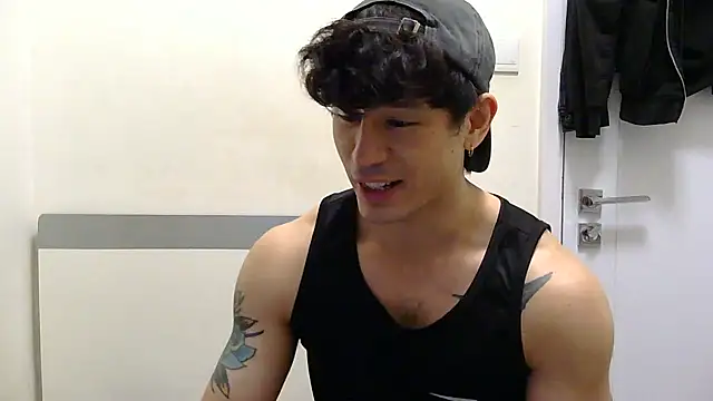 Snapshot of natenatejosh chatting on November 15, 2025, 1:26 pm natenatejosh online show from November 15, 2025, 1:26 pm