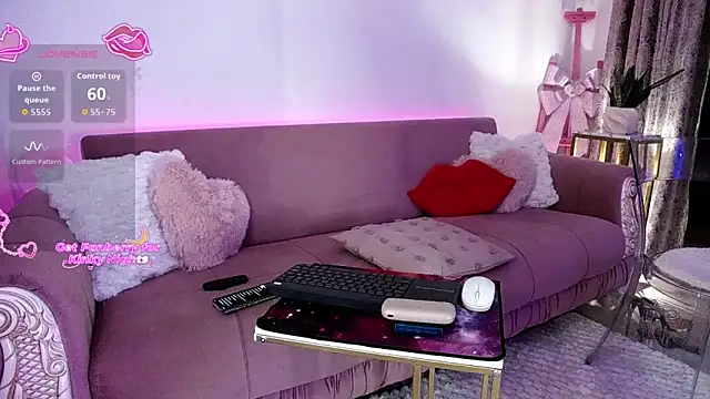 oliviathea online show from November 2, 2025, 7:30 pm