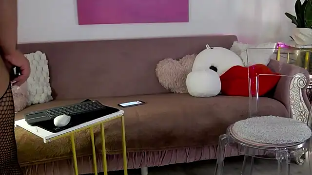 oliviathea online show from March 8, 2026, 11:30 pm