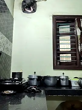 papukurty online show from November 10, 2025, 3:11 am