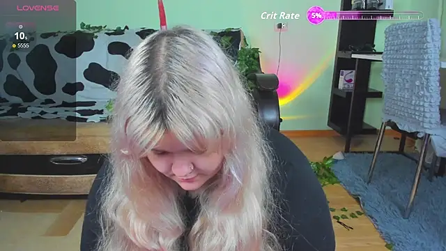 Snapshot of _CandyM1lky_ chatting on September 12, 2025, 6:46 am CandyM1lky online show from September 12, 2025, 6:46 am