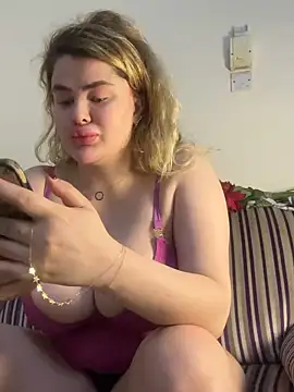 Snapshot of aydabella7777 chatting on December 16, 2025, 5:28 pm aydabella7777 online show from December 16, 2025, 5:28 pm