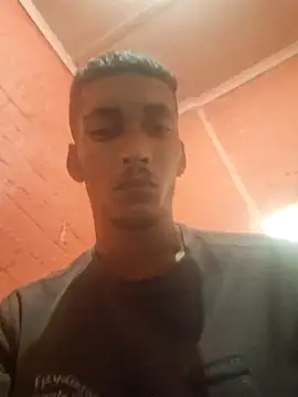 Zinedean24 online show from April 17, 2026, 10:12 pm