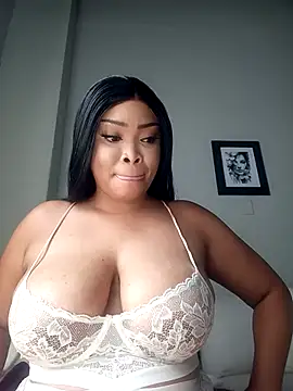 MadamPinky online show from March 25, 2026, 10:47 am