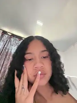 jadee8 online show from April 20, 2026, 8:54 pm