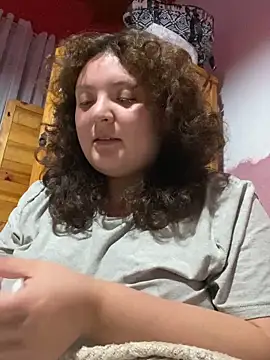 Snapshot of Solangerulo_ chatting on February 18, 2026, 4:43 am Solangerulo online show from February 18, 2026, 4:43 am