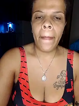Snapshot of Esperanza_13 chatting on May 19, 2026, 12:15 am Esperanza 13 online show from May 19, 2026, 12:15 am