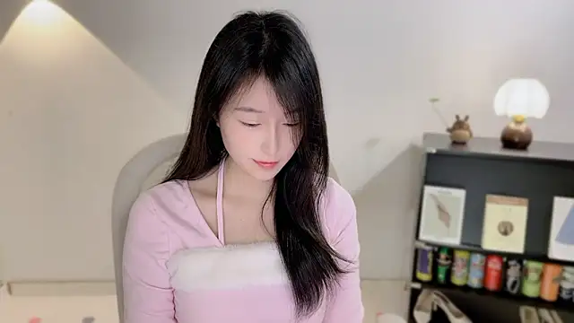 Snapshot of Onechestnut chatting on December 21, 2025, 12:51 pm Onechestnut online show from December 21, 2025, 12:51 pm