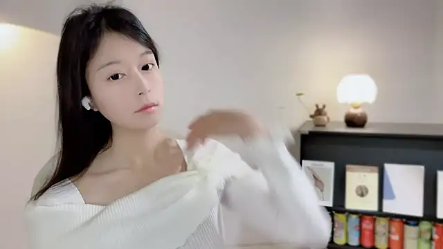 Snapshot of Onechestnut chatting on April 4, 2026, 4:41 am Onechestnut online show from April 4, 2026, 4:41 am