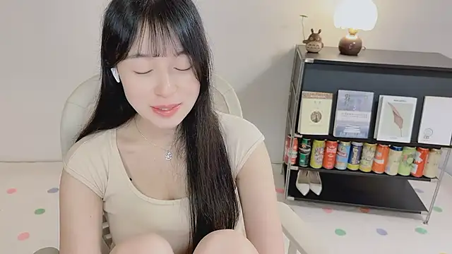 Snapshot of Onechestnut chatting on May 20, 2026, 5:37 am Onechestnut online show from May 20, 2026, 5:37 am