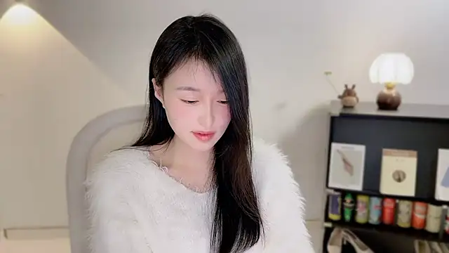 Snapshot of Onechestnut chatting on January 6, 2026, 12:53 pm Onechestnut online show from January 6, 2026, 12:53 pm