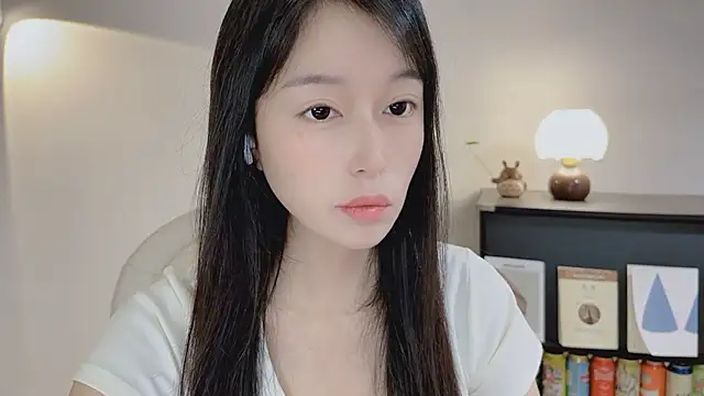 Snapshot of Onechestnut chatting on April 15, 2026, 5:02 am Onechestnut online show from April 15, 2026, 5:02 am