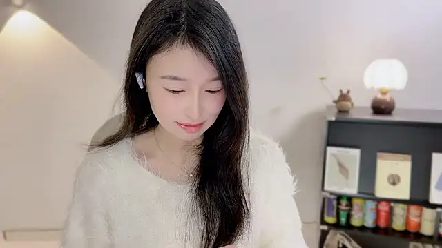 Snapshot of Onechestnut chatting on January 7, 2026, 12:32 pm Onechestnut online show from January 7, 2026, 12:32 pm