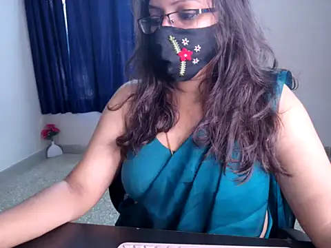 Snapshot of Anjalistar chatting on November 3, 2025, 3:34 am Anjalistar online show from November 3, 2025, 3:34 am