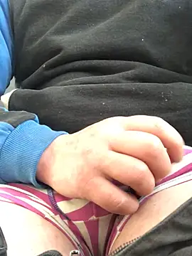 Paulinho1986 online show from April 1, 2026, 11:00 am