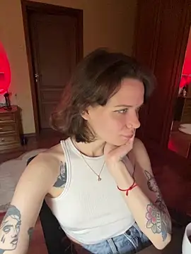 enchanting chloe online show from October 11, 2025, 6:31 pm