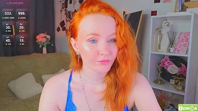 JoyceJones online show from November 10, 2025, 7:08 pm