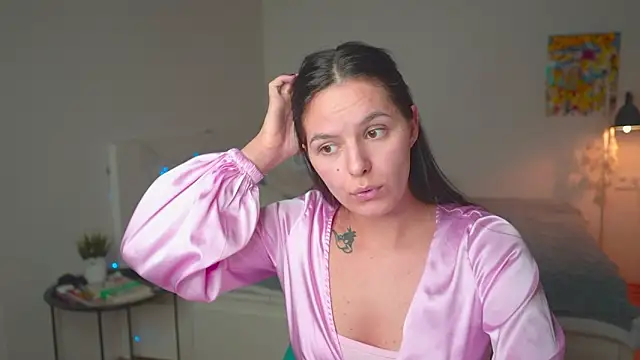 Snapshot of EwelynScott chatting on October 18, 2025, 5:37 pm EwelynScott online show from October 18, 2025, 5:37 pm