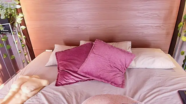 Snapshot of alexamonroe_ chatting on October 25, 2025, 4:29 pm alexamonroe online show from October 25, 2025, 4:29 pm