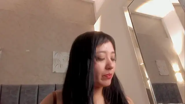 Lunaa bellaa online show from February 2, 2026, 7:57 pm