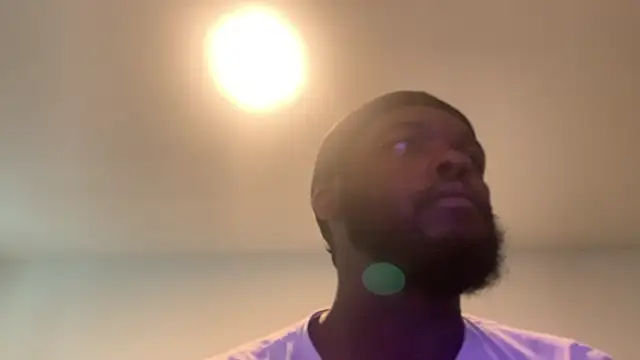 Snapshot of sneakdalink chatting on November 15, 2025, 3:49 pm sneakdalink online show from November 15, 2025, 3:49 pm