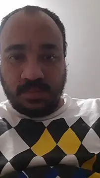 Snapshot of Urso_Nerd chatting on November 9, 2025, 11:20 pm Urso Nerd online show from November 9, 2025, 11:20 pm