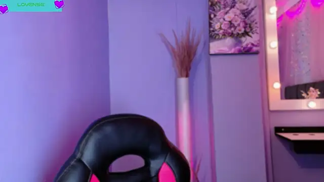 NataliaPrada s online show from December 17, 2025, 4:23 pm