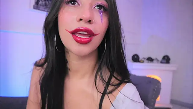 charlotterusso online show from October 31, 2025, 1:19 pm