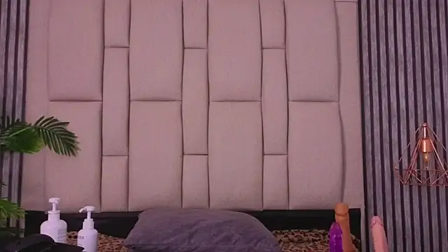 bryonycutee online show from April 18, 2026, 12:18 pm