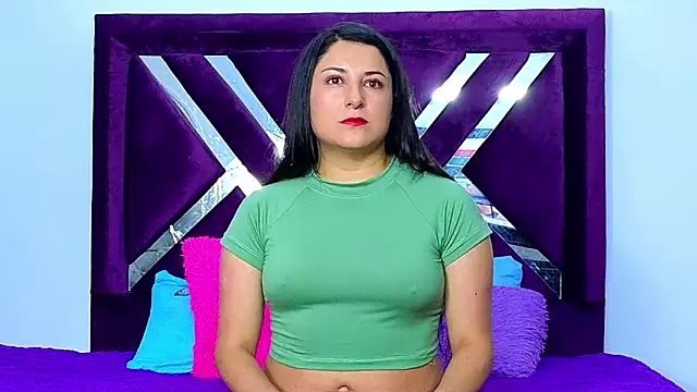 cuteeimy online show from January 5, 2026, 7:06 pm