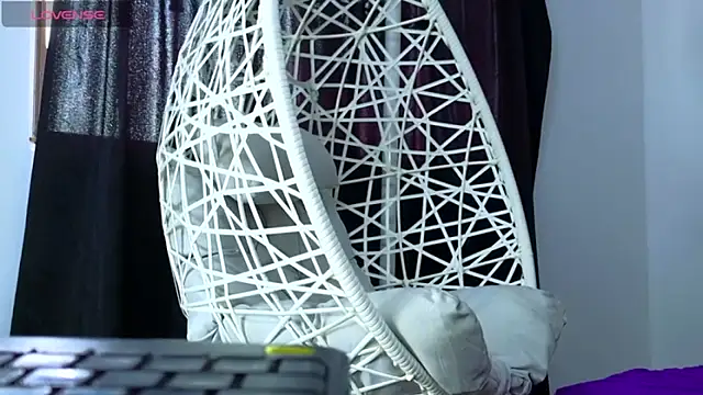 cuteeimy online show from October 21, 2025, 5:23 pm