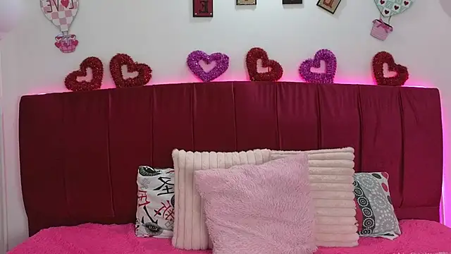 cuteeimy online show from February 16, 2026, 6:39 pm