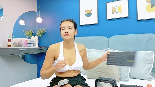 Snapshot of lixie_peyton chatting on December 5, 2025, 1:10 pm lixie peyton online show from December 5, 2025, 1:10 pm