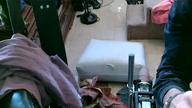 Snapshot of 6mickey9 chatting on October 20, 2025, 8:53 pm 6mickey9 online show from October 20, 2025, 8:53 pm