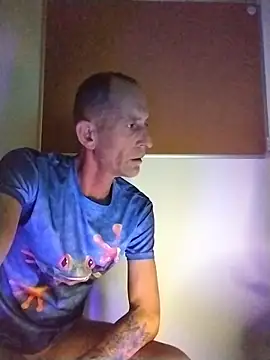 Snapshot of we_are_fucking_serious chatting on December 17, 2025, 2:38 am we are fucking serious online show from December 17, 2025, 2:38 am