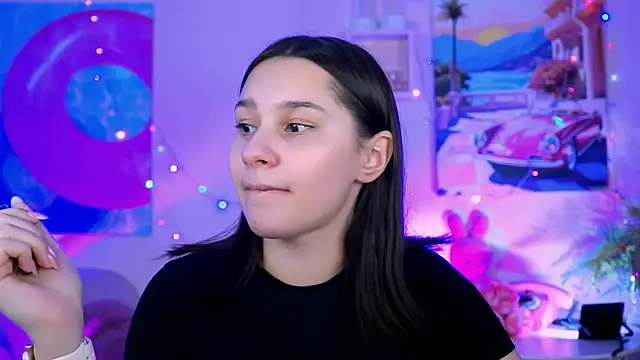 KimClarks  online show from November 17, 2025, 11:58 am