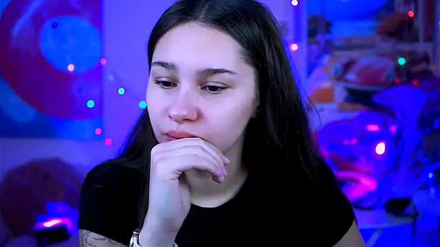 KimClarks  online show from September 20, 2025, 4:56 pm