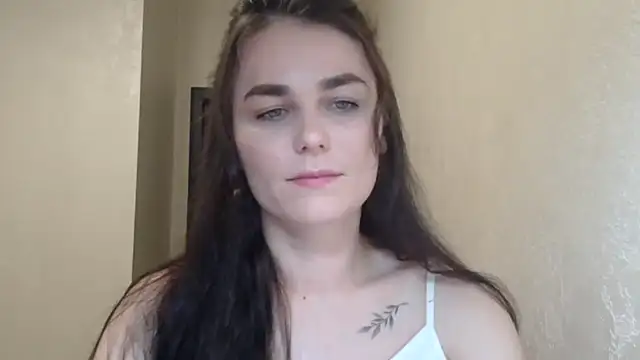 Silviaa a online show from February 8, 2026, 10:07 pm